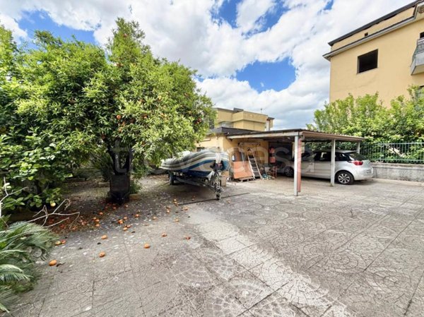 casa indipendente in vendita ad Acerra in zona Centro Città