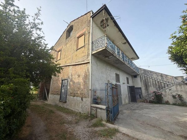 appartamento in vendita ad Acerra in zona Pezzalunga