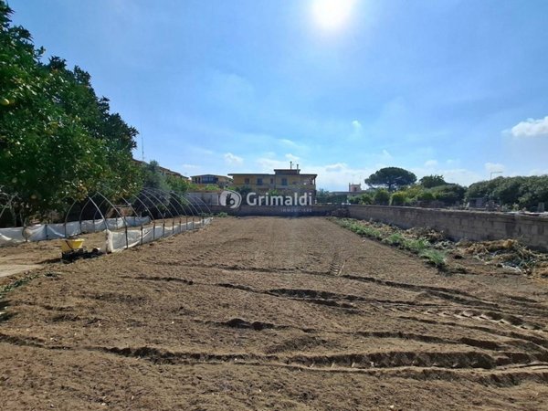 terreno agricolo in vendita ad Acerra in zona Centro Città