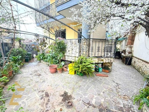 casa indipendente in vendita ad Acerra in zona Centro Città