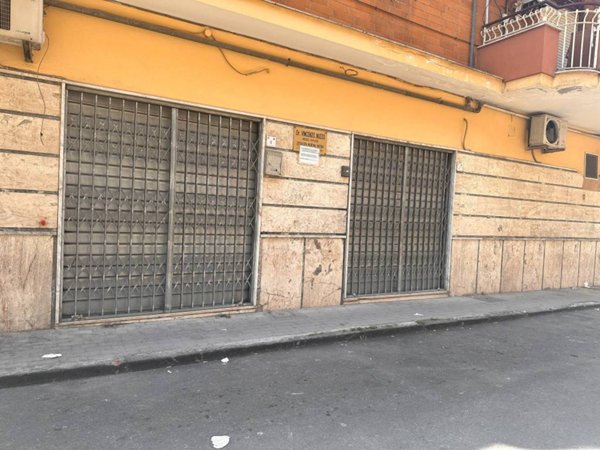 negozio in vendita ad Acerra