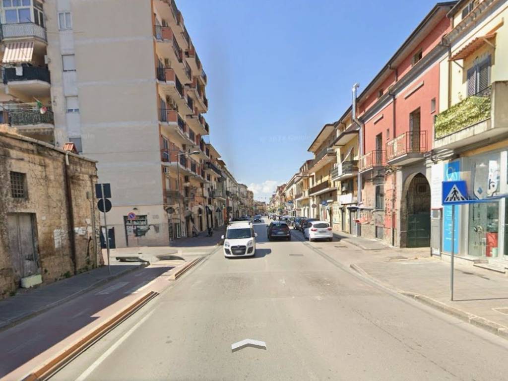 negozio in vendita ad Acerra in zona Centro Città