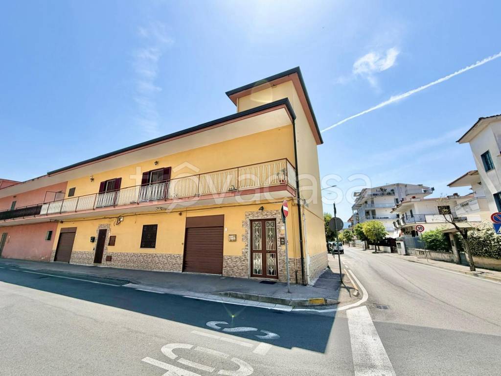 casa indipendente in vendita ad Acerra