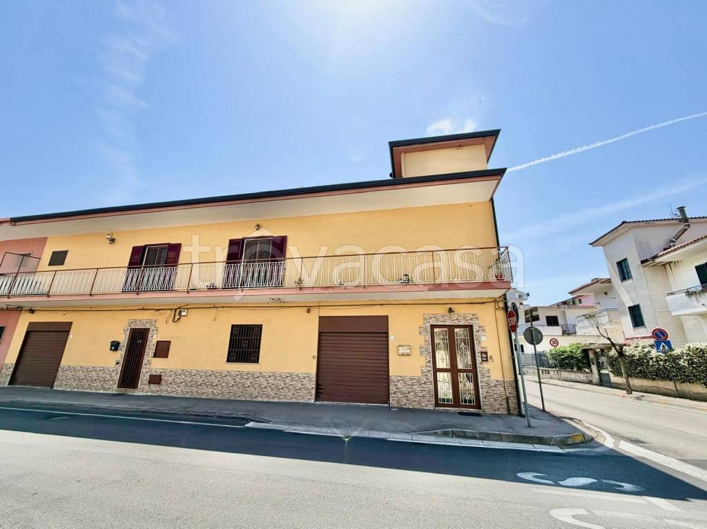 casa indipendente in vendita ad Acerra
