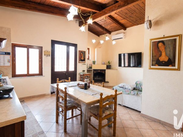 casa indipendente in vendita ad Acerra in zona Pezzalunga