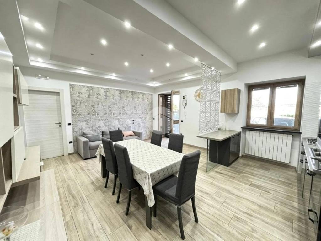 appartamento in vendita ad Acerra in zona Centro Città