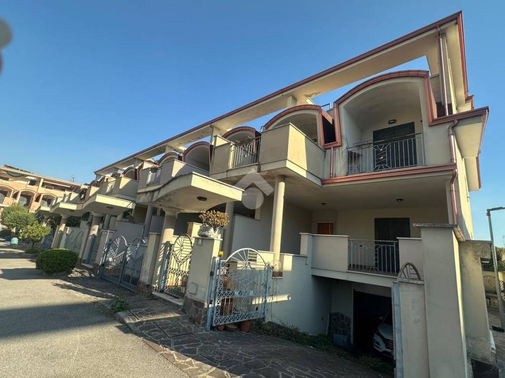 casa indipendente in vendita ad Acerra in zona Centro Città