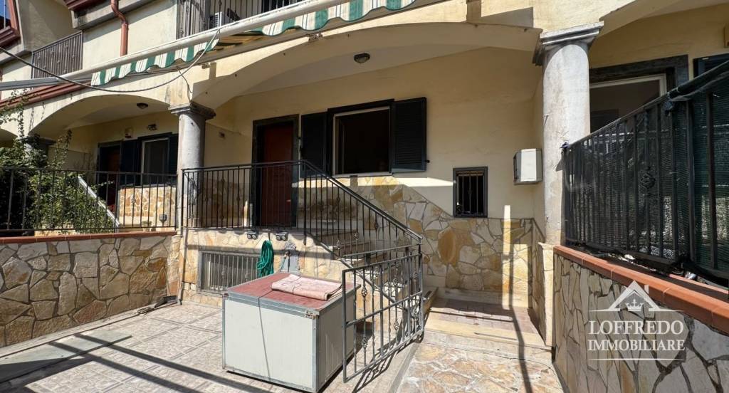 casa indipendente in vendita ad Acerra in zona Centro Città