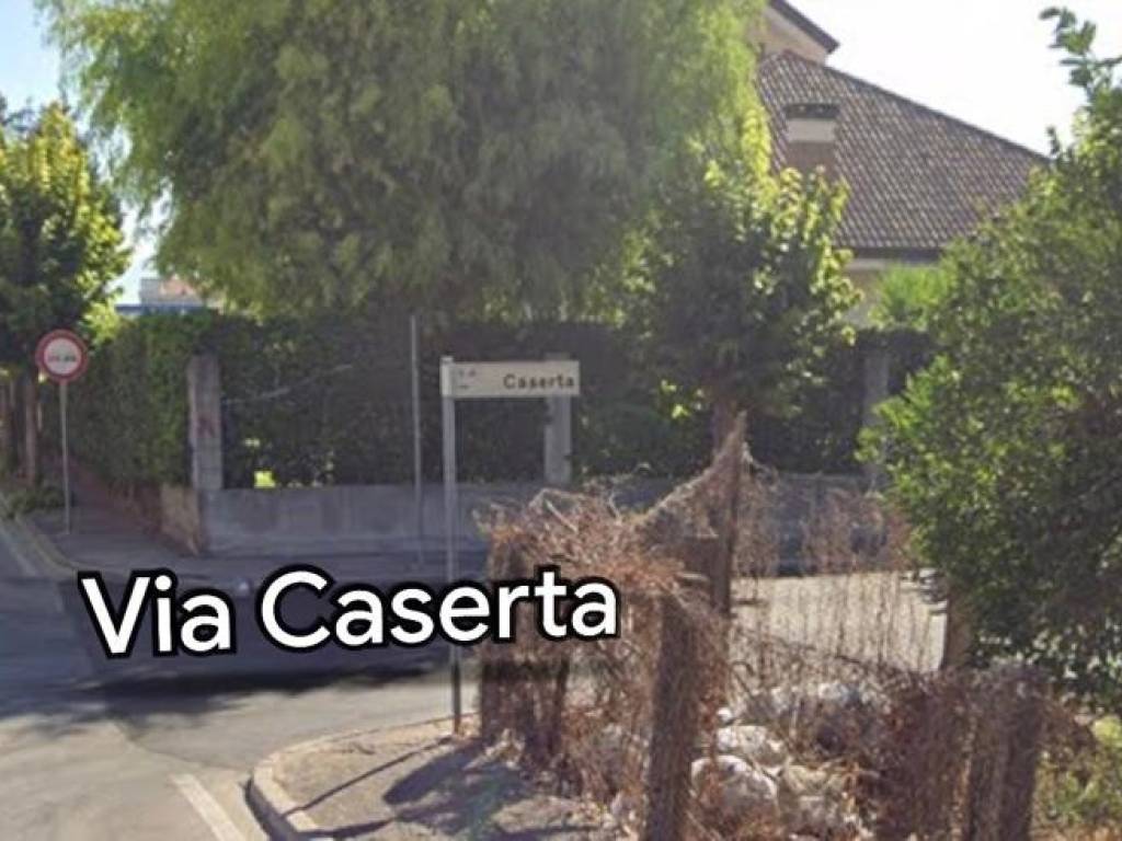 casa indipendente in vendita ad Acerra in zona Centro Città