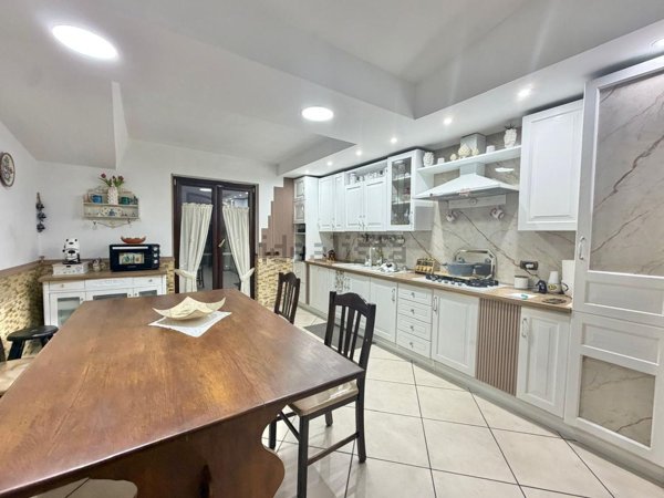 appartamento in vendita ad Acerra in zona Centro Città