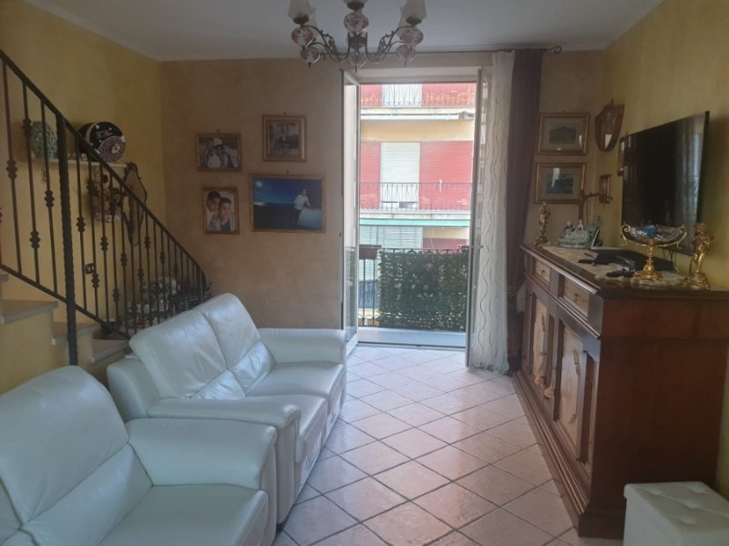appartamento in vendita ad Acerra in zona Centro Città