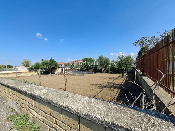 terreno agricolo in vendita ad Acerra in zona Centro Città