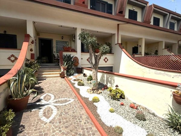 casa indipendente in vendita ad Acerra