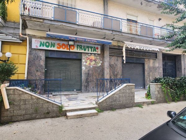 negozio in vendita ad Afragola