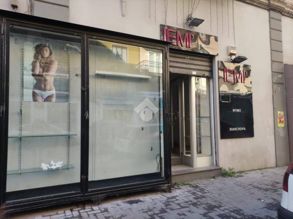 negozio in vendita ad Afragola