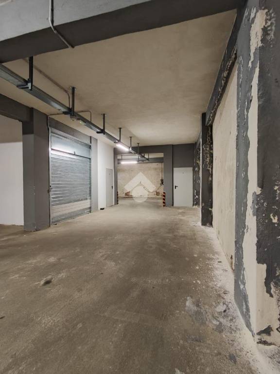 locale di sgombero in vendita ad Afragola