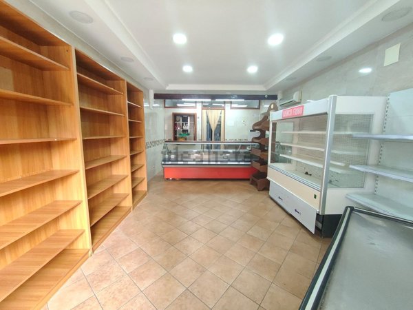 locale commerciale in vendita ad Afragola