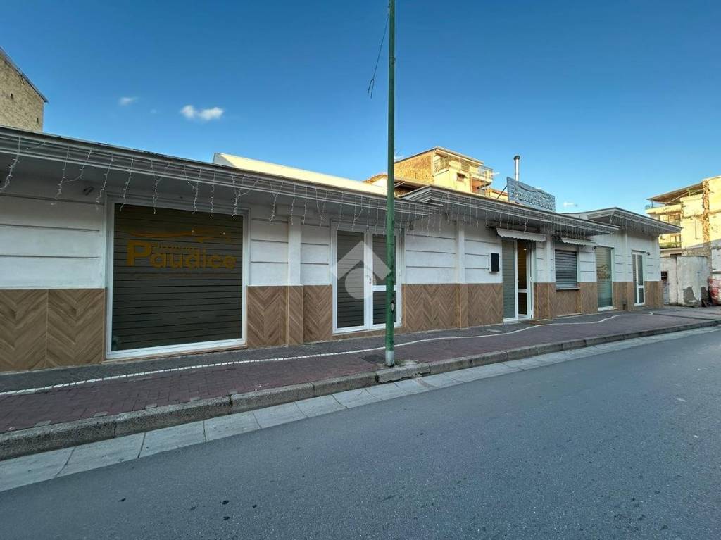 negozio in vendita ad Afragola in zona Centro Città