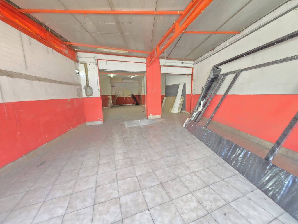 locale commerciale in vendita ad Afragola
