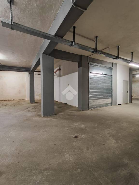 locale di sgombero in vendita ad Afragola