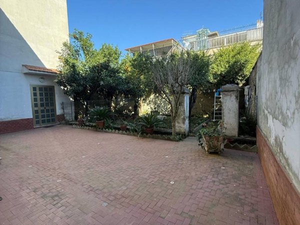 intera palazzina in vendita ad Afragola