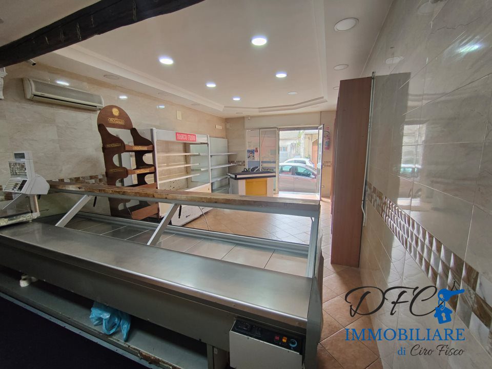 locale commerciale in vendita ad Afragola