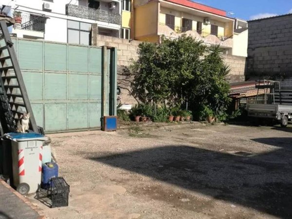 locale commerciale in vendita ad Afragola