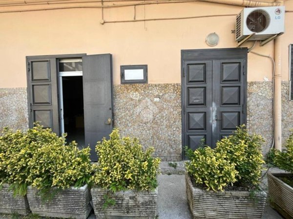 negozio in vendita ad Afragola in zona Centro Città