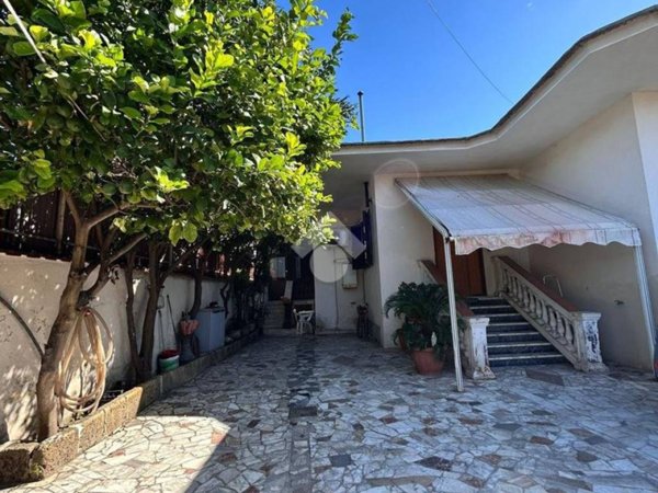 casa indipendente in vendita ad Afragola