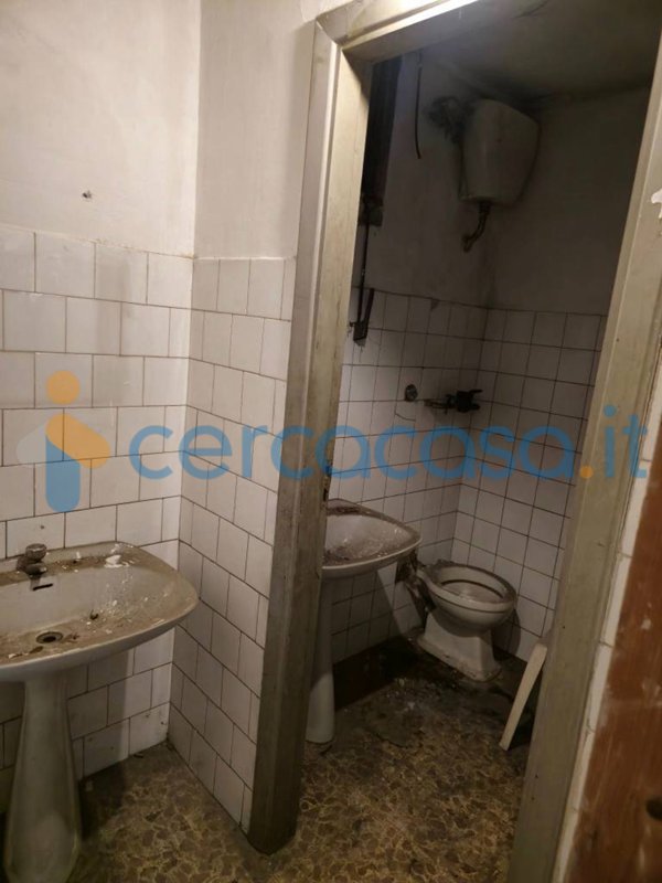 locale commerciale in vendita ad Afragola