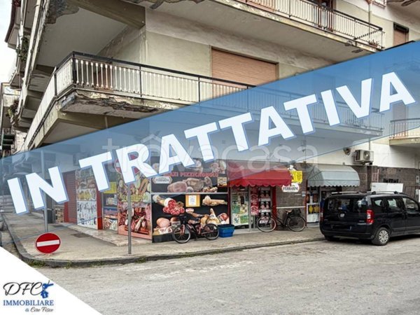 negozio in vendita ad Afragola in zona Centro Città