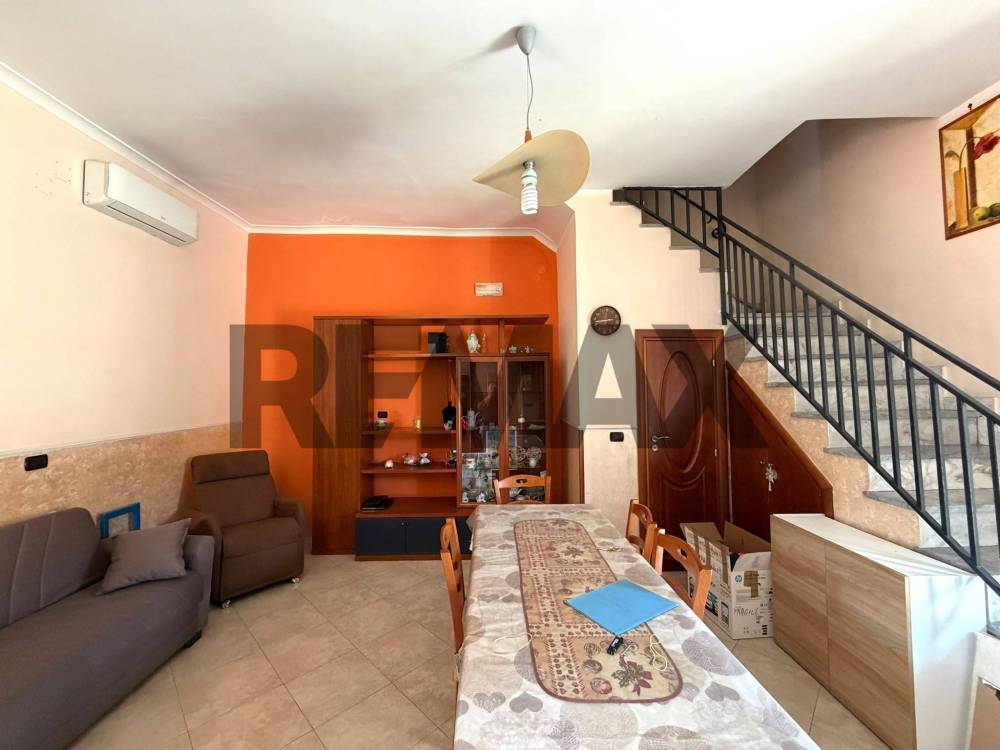 casa indipendente in vendita ad Afragola in zona Centro Città
