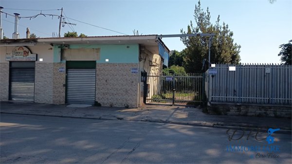 locale commerciale in vendita ad Afragola