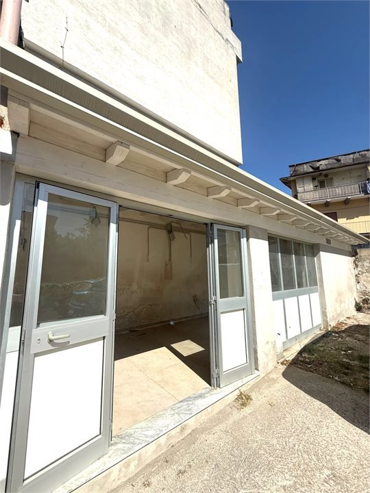 locale di sgombero in vendita ad Afragola in zona Centro Città