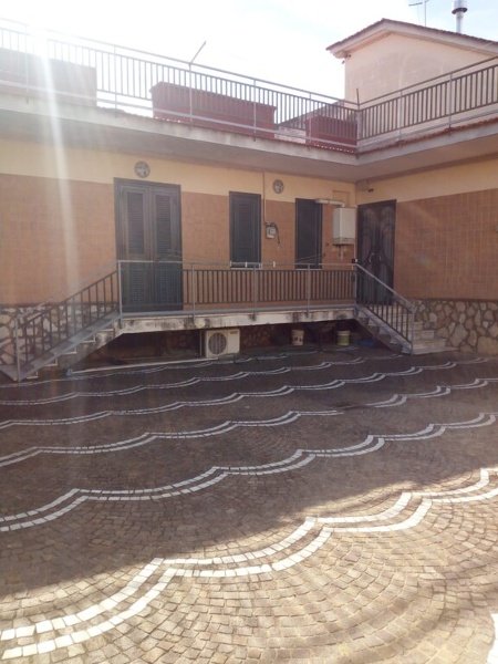 casa indipendente in vendita ad Afragola in zona Saggese