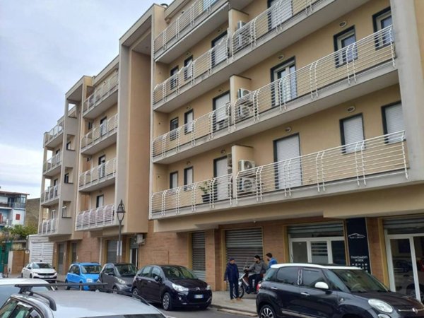 locale commerciale in vendita ad Afragola