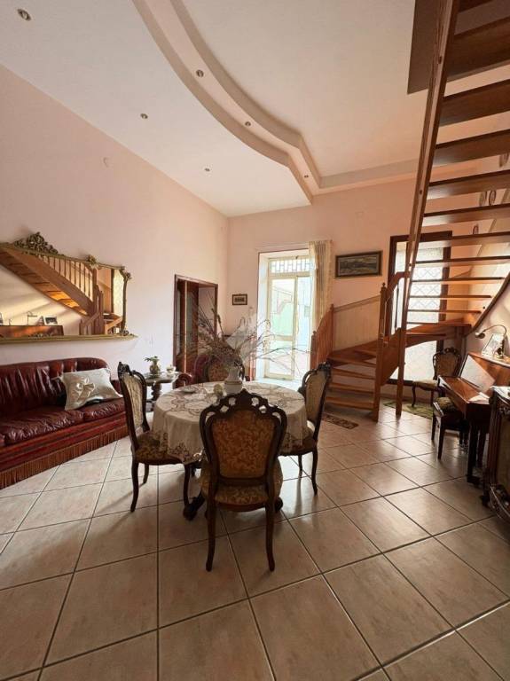 casa indipendente in vendita ad Afragola in zona Centro Città