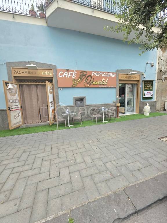 negozio in vendita ad Afragola in zona Saggese