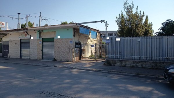 locale commerciale in vendita ad Afragola