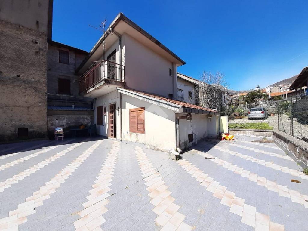 casa indipendente in vendita ad Agerola in zona Pianillo