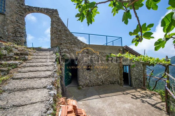 casa indipendente in vendita ad Agerola in zona Bomerano