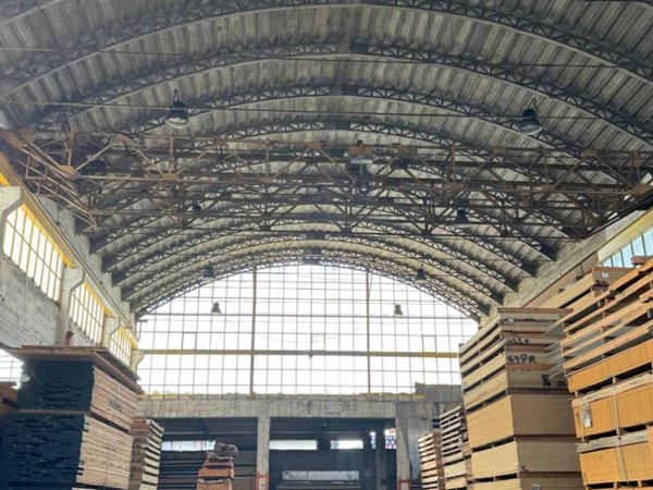 locale commerciale in vendita ad Arzano