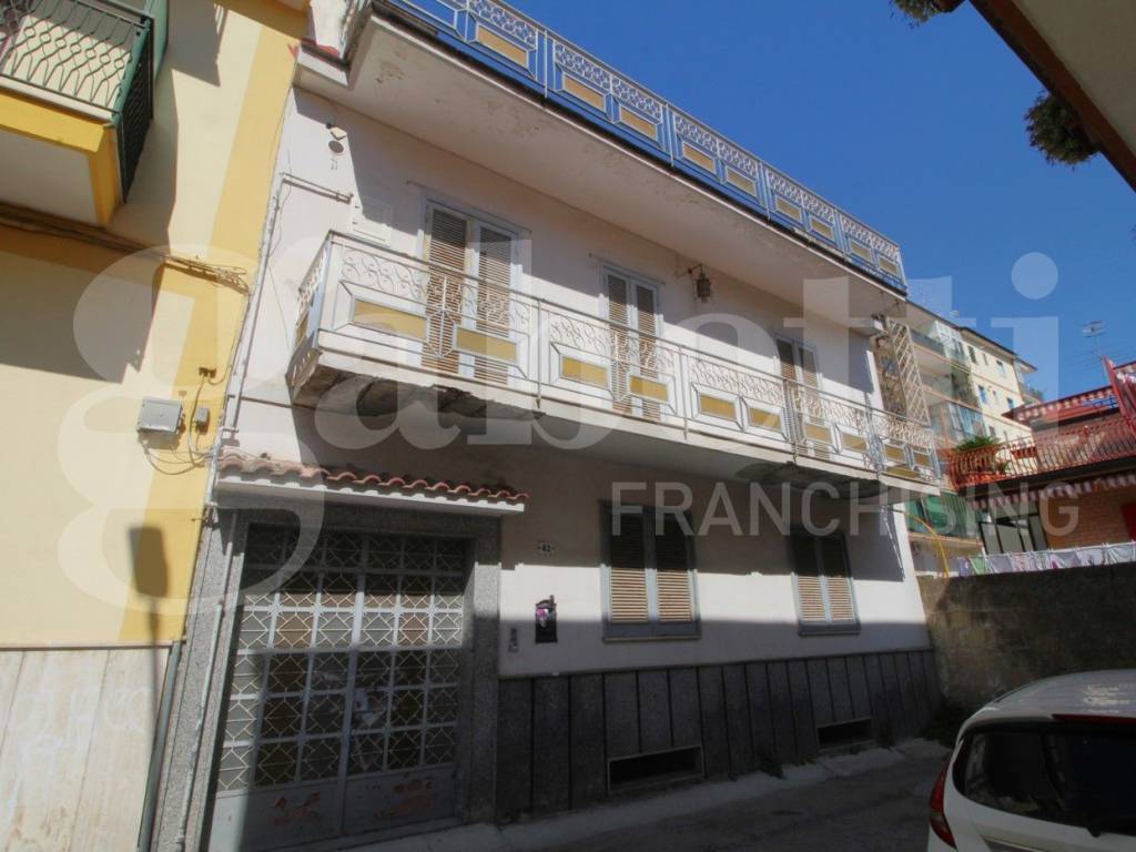 casa indipendente in vendita ad Arzano