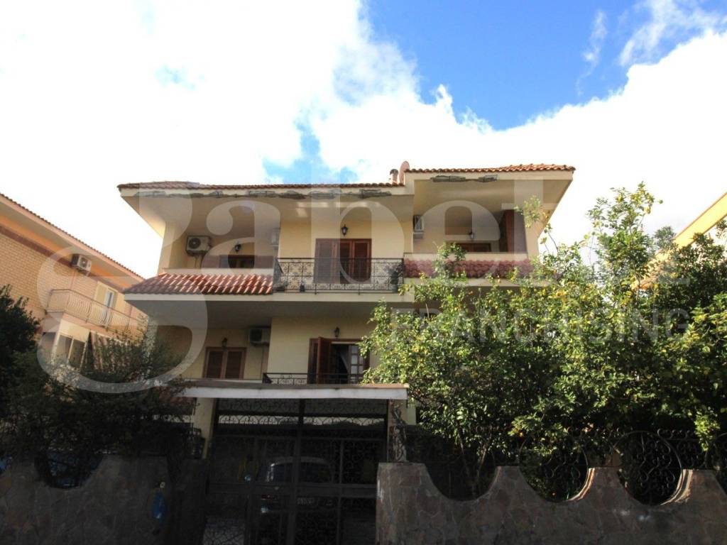 appartamento in vendita ad Arzano