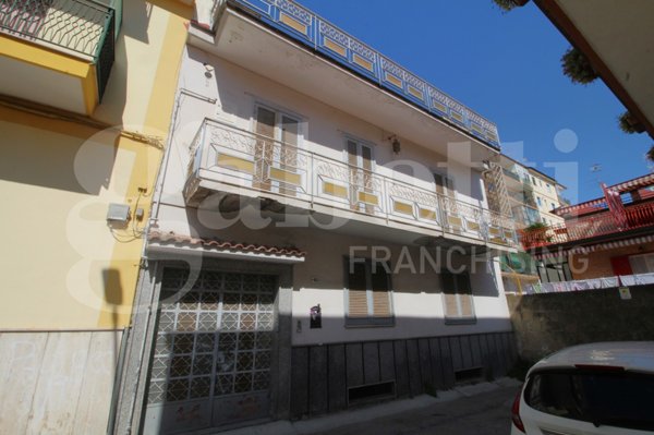 pentavano in vendita ad Arzano