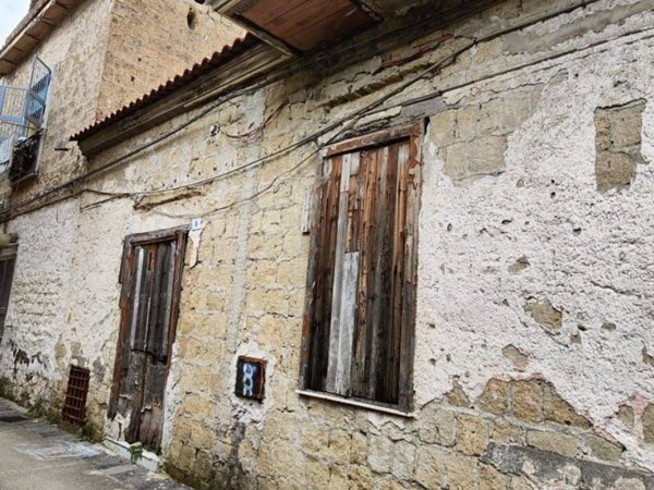 intera palazzina in vendita ad Arzano