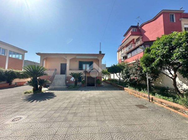 casa indipendente in vendita ad Arzano