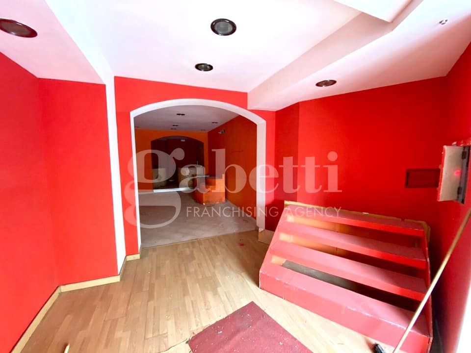 negozio in vendita ad Arzano
