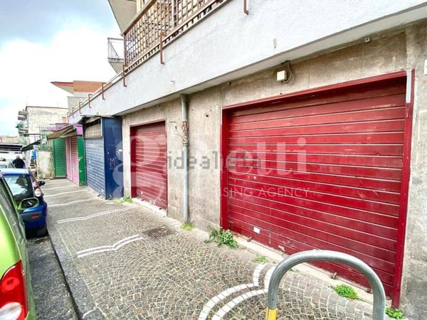 negozio in vendita ad Arzano