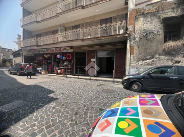 negozio in vendita ad Arzano